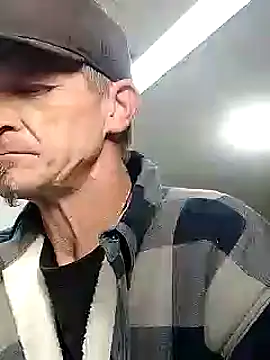 Snapshot of ironwood420 chatting on 12/28/24, 08:37 ironwood420 online show from 12/28/24, 08:37