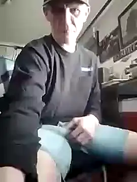 Snapshot of ironwood420 chatting on 12/30/24, 08:21 ironwood420 online show from 12/30/24, 08:21