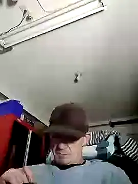 Snapshot of ironwood420 chatting on 01/03/25, 01:58 ironwood420 online show from 01/03/25, 01:58