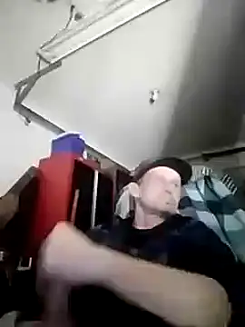 Snapshot of ironwood420 chatting on 01/04/25, 02:04 ironwood420 online show from 01/04/25, 02:04