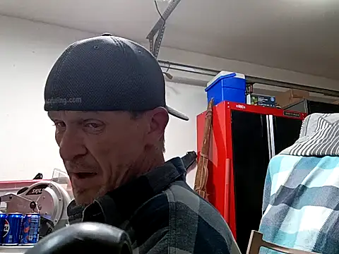 Snapshot of ironwood420 chatting on 02/23/25, 02:04 ironwood420 online show from 02/23/25, 02:04