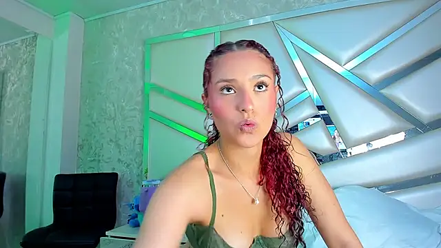 Snapshot of Miia002 chatting on 11/13/25, 03:49 Miia002 online show from 11/13/25, 03:49