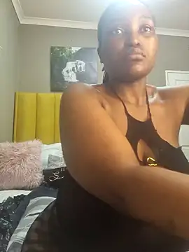 Bustygoddess32 online show from 12/14/24, 05:07