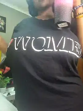 Bustygoddess32 online show from 12/21/24, 01:47