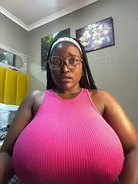 Bustygoddess32 online show from 01/28/25, 05:00