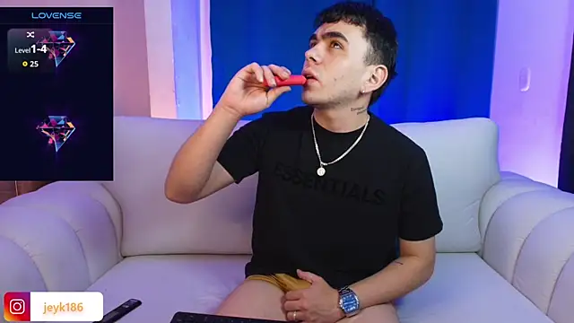 Snapshot of Jey_keler1 chatting on 11/25/25, 05:18 Jey keler1 online show from 11/25/25, 05:18