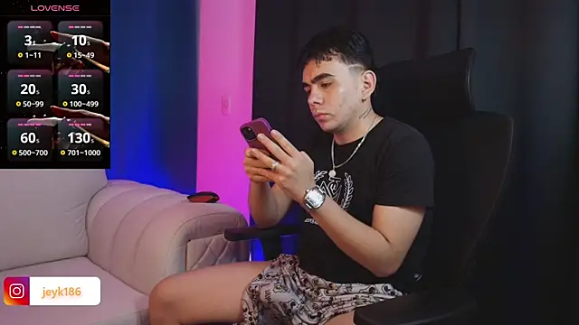 Snapshot of Jey_keler1 chatting on 12/01/25, 12:21 Jey keler1 online show from 12/01/25, 12:21