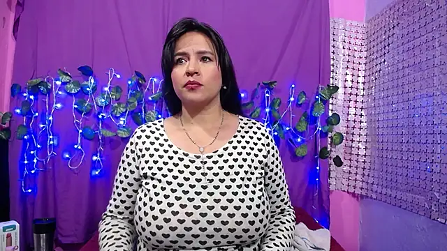 hazel 34 online show from 02/01/25, 02:16