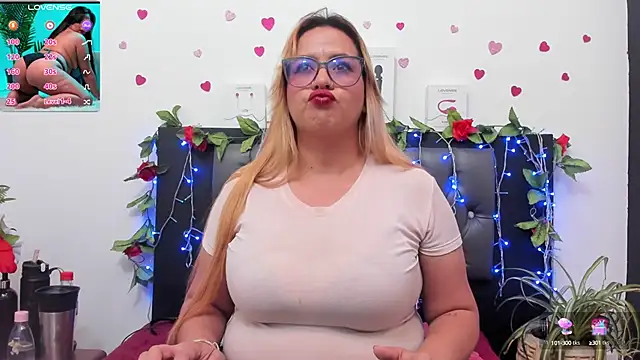 Snapshot of hazel_34 chatting on 09/19/25, 07:03 hazel 34 online show from 09/19/25, 07:03