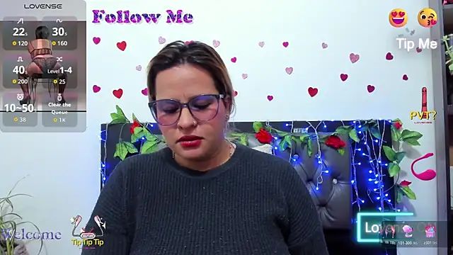 Snapshot of hazel_34 chatting on 11/06/25, 08:37 hazel 34 online show from 11/06/25, 08:37