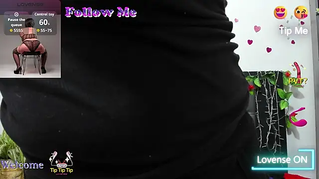 Snapshot of hazel_34 chatting on 11/11/25, 10:15 hazel 34 online show from 11/11/25, 10:15