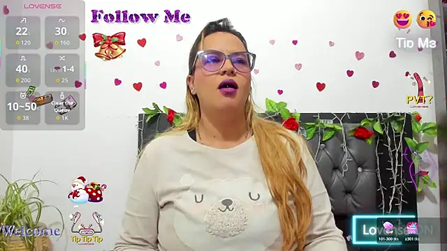 Snapshot of hazel_34 chatting on 11/22/25, 08:24 hazel 34 online show from 11/22/25, 08:24