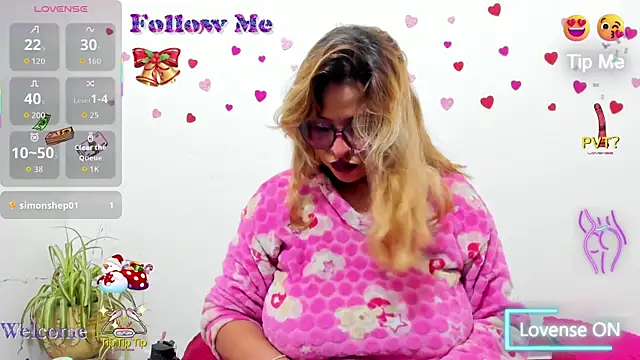 Snapshot of hazel_34 chatting on 11/25/25, 08:36 hazel 34 online show from 11/25/25, 08:36