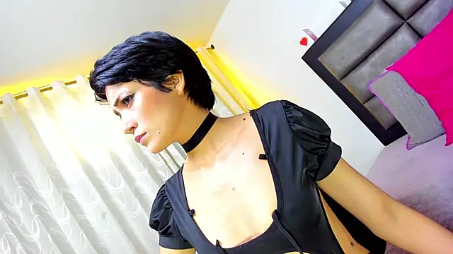 Snapshot of Hannaaaa__ chatting on 12/15/24, 02:16 Hannaaaa online show from 12/15/24, 02:16
