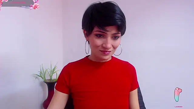 Snapshot of Hannaaaa__ chatting on 12/24/24, 02:12 Hannaaaa online show from 12/24/24, 02:12