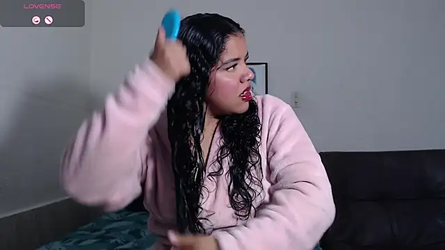 Snapshot of agata_22 chatting on 12/04/25, 03:05 agata 22 online show from 12/04/25, 03:05