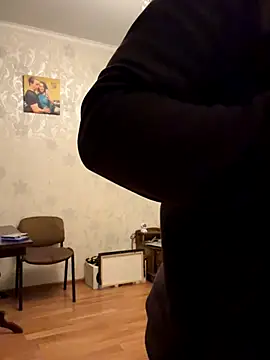 Snapshot of KristiDan chatting on 11/20/25, 11:04 KristiDan online show from 11/20/25, 11:04