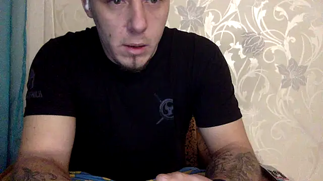 Snapshot of KristiDan chatting on 12/14/25, 09:41 KristiDan online show from 12/14/25, 09:41
