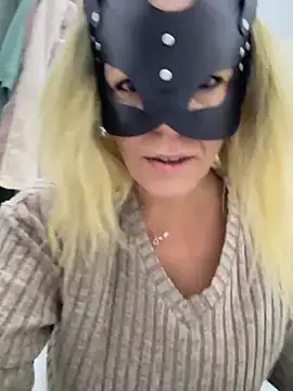 LadyScarlett-xk online show from 01/10/25, 08:40