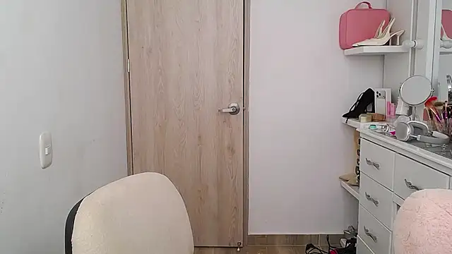 Barbie girl 69 online show from 06/20/26, 06:33