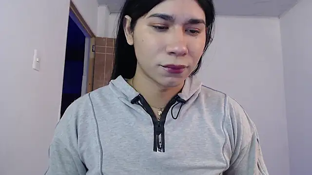 Snapshot of Moon_Foxxy chatting on 06/21/26, 06:21 Moon Foxxy online show from 06/21/26, 06:21