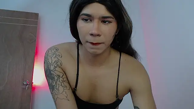Snapshot of Moon_Foxxy chatting on 07/19/26, 08:45 Moon Foxxy online show from 07/19/26, 08:45