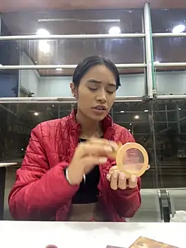 Kim ev online show from 10/07/25, 02:53