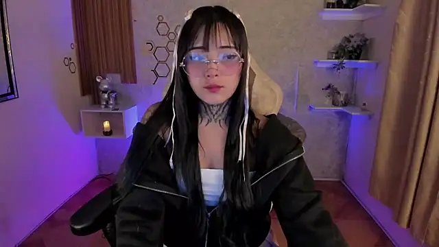 Snapshot of mia_catt05 chatting on 09/21/25, 07:32 mia catt05 online show from 09/21/25, 07:32