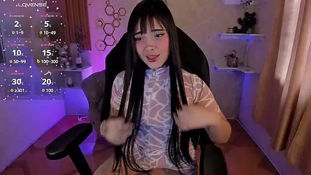 Snapshot of mia_catt05 chatting on 10/17/25, 04:20 mia catt05 online show from 10/17/25, 04:20