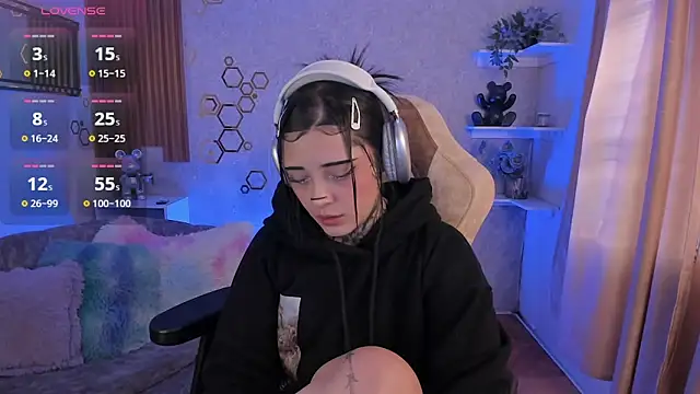mia catt05 online show from 04/28/26, 10:15
