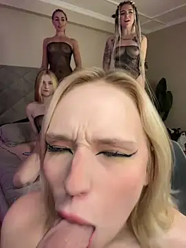 Snapshot of RollingGirls chatting on 10/04/25, 01:09 RollingGirls online show from 10/04/25, 01:09