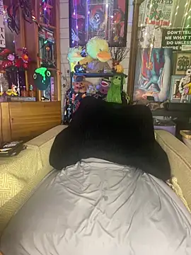 Snapshot of TrenaAnne chatting on 10/09/25, 04:10 TrenaAnne online show from 10/09/25, 04:10