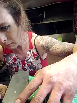 Snapshot of cdressupdiva chatting on 03/02/25, 11:29 cdressupdiva online show from 03/02/25, 11:29