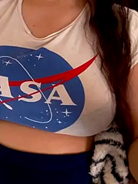 Snapshot of Zanoba-16 chatting on 11/15/25, 11:51 Zanoba-16 online show from 11/15/25, 11:51