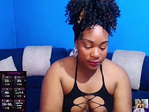 Snapshot of the_pearl199 chatting on 10/17/25, 12:41 the pearl199 online show from 10/17/25, 12:41