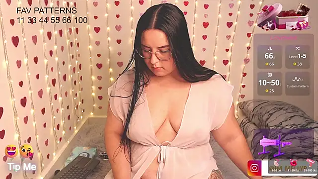 Snapshot of Mellyparker_ chatting on 03/10/26, 03:39 Mellyparker online show from 03/10/26, 03:39
