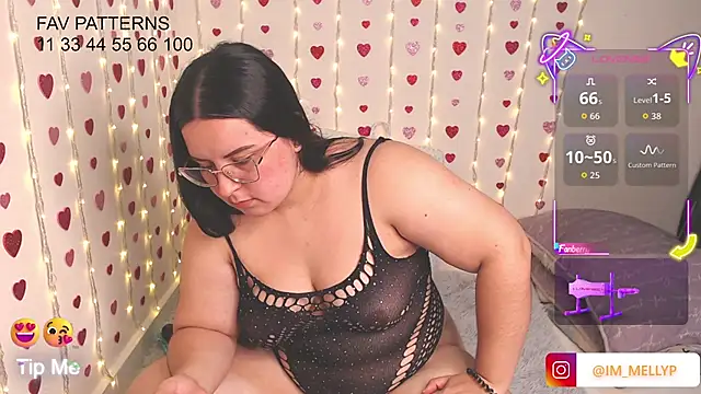 Snapshot of Mellyparker_ chatting on 04/22/26, 03:24 Mellyparker online show from 04/22/26, 03:24