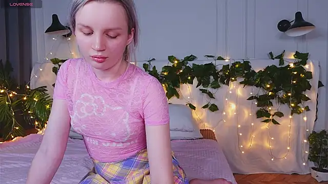 Beatrica Klein online show from 03/09/25, 05:39