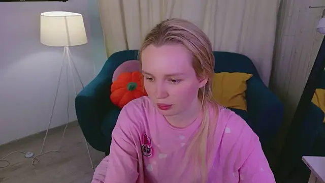 Beatrica Klein online show from 06/16/26, 03:58