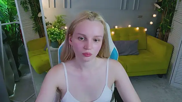 Beatrica Klein online show from 07/10/26, 01:58