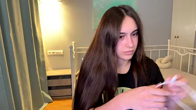 AliceKolltt online show from 06/15/26, 05:59
