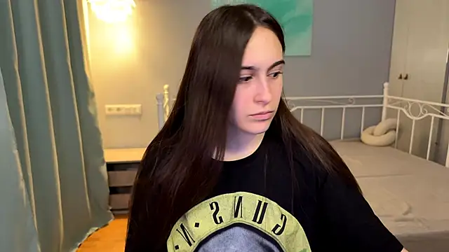 AliceKolltt online show from 06/19/26, 08:45