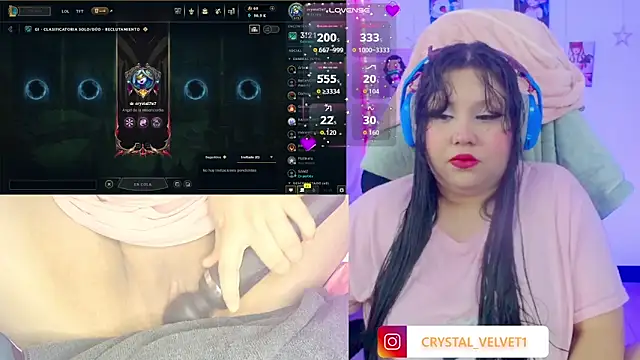 Snapshot of crystal7u7 chatting on 11/06/25, 08:43 crystal7u7 online show from 11/06/25, 08:43