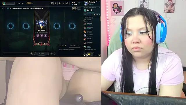 Snapshot of crystal7u7 chatting on 11/17/25, 04:13 crystal7u7 online show from 11/17/25, 04:13