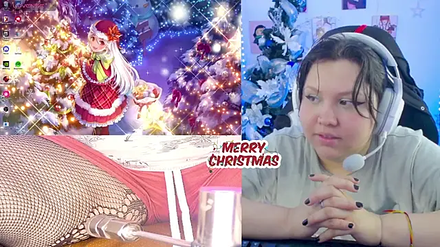 Snapshot of crystal7u7 chatting on 12/15/25, 10:58 crystal7u7 online show from 12/15/25, 10:58