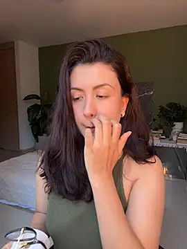 EmaSaenz online show from 07/06/26, 10:34