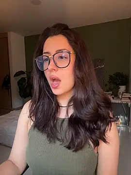 EmaSaenz online show from 07/17/26, 11:09