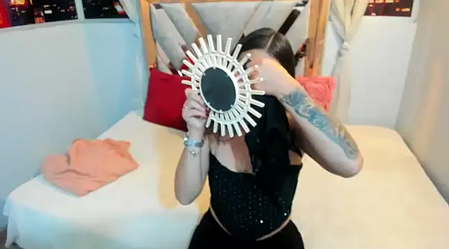 Snapshot of Kendall_Sophy chatting on 03/01/25, 07:59 Kendall Sophy online show from 03/01/25, 07:59