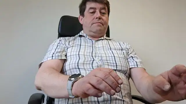 Snapshot of sympatrique chatting on 09/17/25, 12:40 sympatrique online show from 09/17/25, 12:40