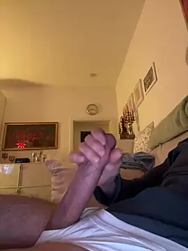 Snapshot of Frank22xx chatting on 02/24/25, 07:19 Frank22xx online show from 02/24/25, 07:19